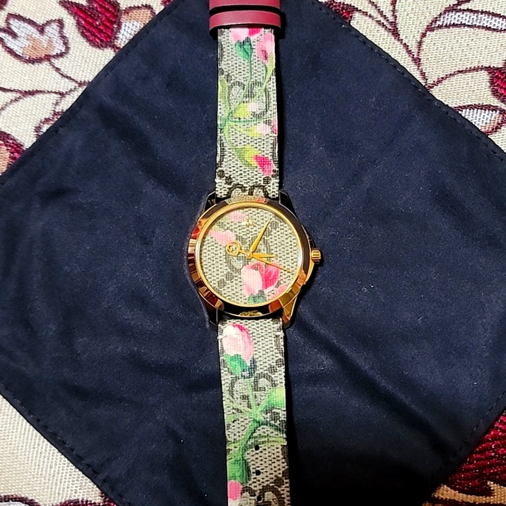 Gucci timeless bloom watch